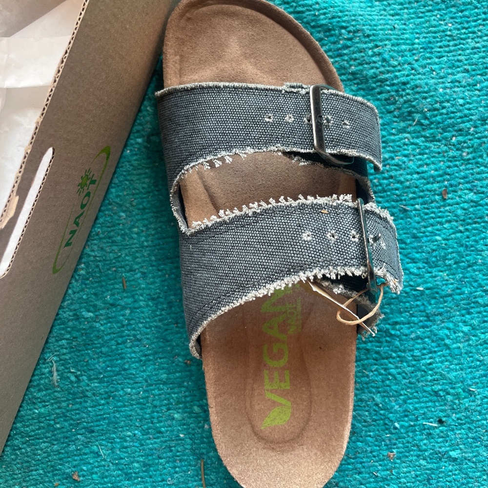 Naot vegan sandal